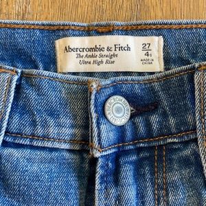 ABERCROMBIE ANKLE STRAIGHT ULTRA HIGH RISE DISTRESSED DENIM